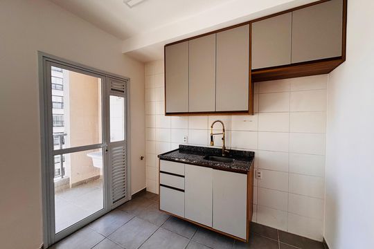 Cozinha de apartamento para alugar com 2 quartos, 52m² em Alphaville Empresarial, Barueri