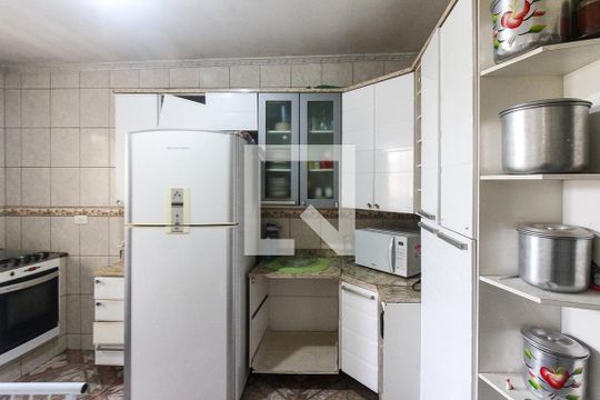 Casa à venda com 2 quartos, 180m² em Jardim Santa Adelia, São Paulo
