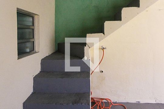 Casa à venda com 2 quartos, 180m² em Jardim Santa Adelia, São Paulo