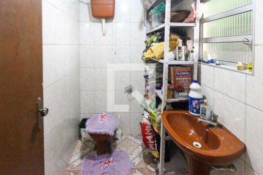 Casa à venda com 2 quartos, 180m² em Jardim Santa Adelia, São Paulo