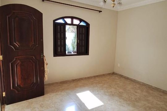 Sala de casa para alugar com 3 quartos, 100m² em Centro, Duque de Caxias