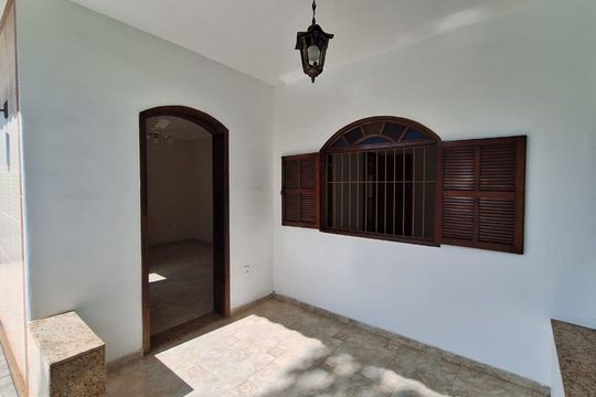 Entrada de casa para alugar com 3 quartos, 100m² em Centro, Duque de Caxias