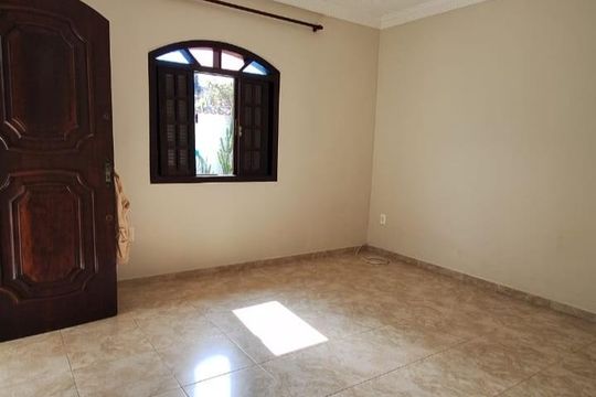 Casa para alugar com 3 quartos, 100m² em Centro, Duque de Caxias
