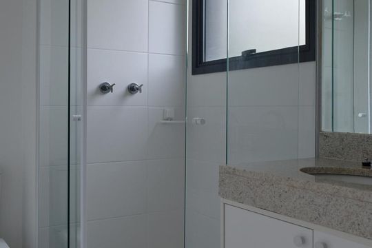 Banheiro da Suíte 1 de apartamento para alugar com 3 quartos, 266m² em Sumaré, São Paulo