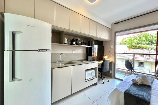 Cozinha de kitnet/studio para alugar com 1 quarto, 24m² em Mirandópolis, São Paulo
