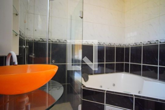Casa à venda com 4 quartos, 125m² em Rio Branco, Porto Alegre