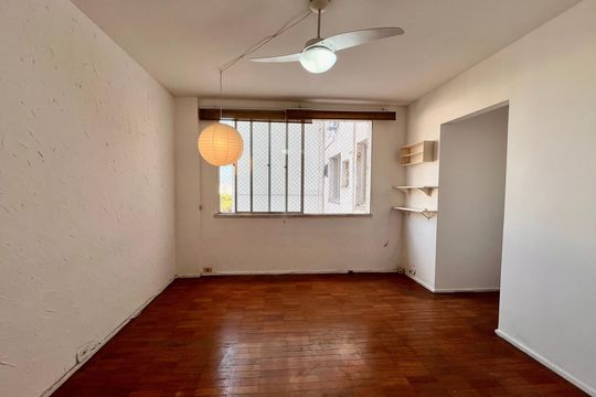 Sala de apartamento para alugar com 2 quartos, 90m² em Copacabana, Rio de Janeiro