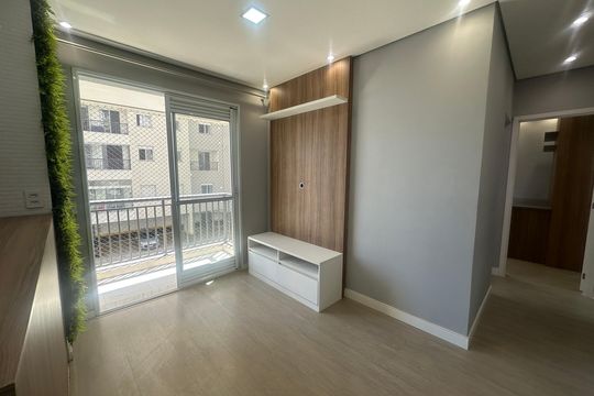 Apartamento à venda com 2 quartos, 44m² em Jardim Tupanci, Barueri