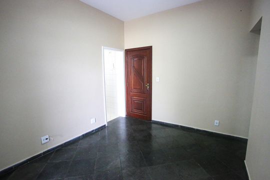 Sala de apartamento para alugar com 1 quarto, 40m² em Freguesia de Jacarepaguá, Rio de Janeiro