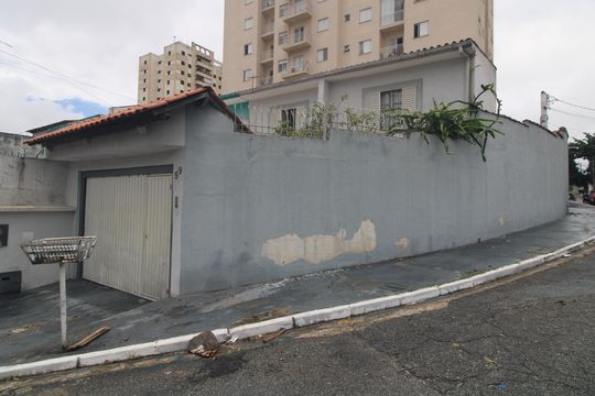 Fachada de casa à venda com 4 quartos, 220m² em Vila do Castelo, São Paulo