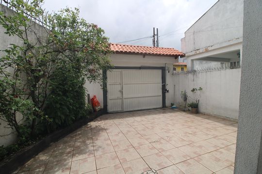 Garagem de casa à venda com 4 quartos, 220m² em Vila do Castelo, São Paulo