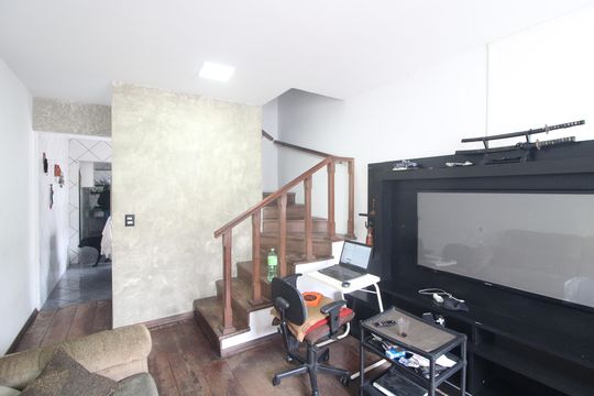 Sala de casa à venda com 4 quartos, 220m² em Vila do Castelo, São Paulo