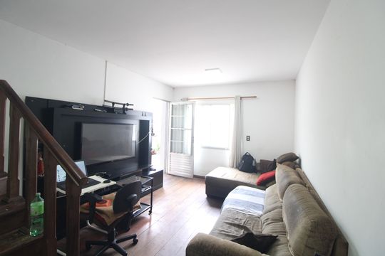 Casa à venda com 4 quartos, 220m² em Vila do Castelo, São Paulo