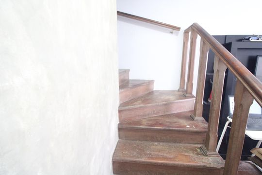 Escada de casa à venda com 4 quartos, 220m² em Vila do Castelo, São Paulo