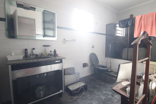 Banheiro da suíte 2 de casa à venda com 4 quartos, 220m² em Vila do Castelo, São Paulo