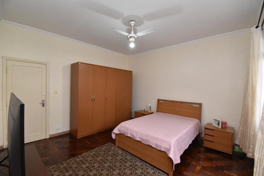Quarto 1 de apartamento à venda com 3 quartos, 140m² em Centro, Curitiba