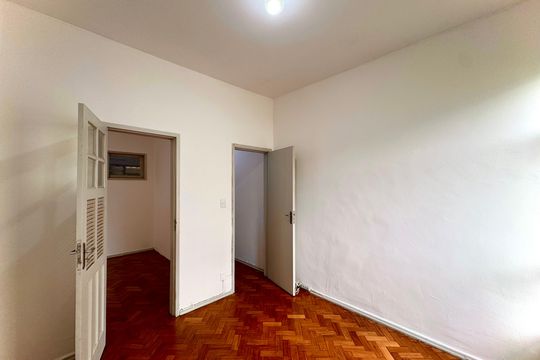 Quarto de apartamento para alugar com 2 quartos, 64m² em Botafogo, Rio de Janeiro