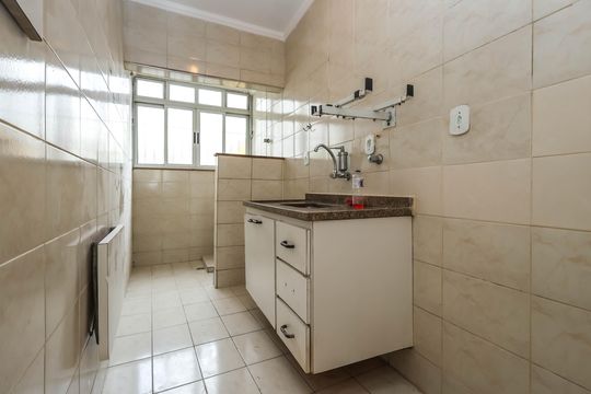 Cozinha de apartamento para alugar com 1 quarto, 48m² em Aclimação, São Paulo