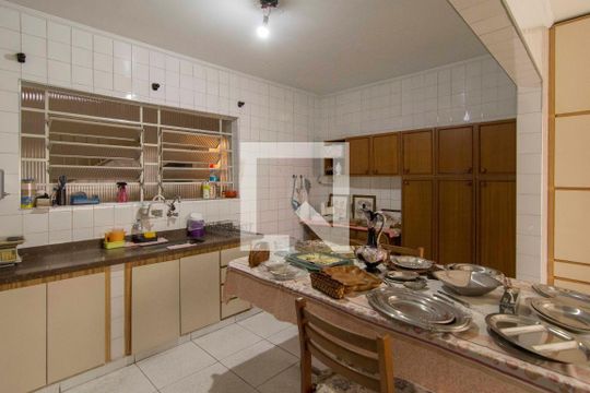 Casa à venda com 3 quartos, 350m² em Vila Pereira Cerca, São Paulo
