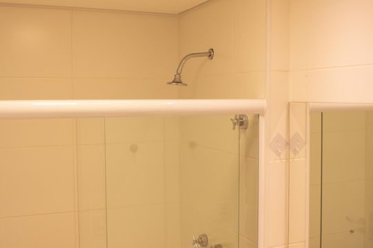 Banheiro de kitnet/studio para alugar com 1 quarto, 28m² em Brooklin Paulista, São Paulo