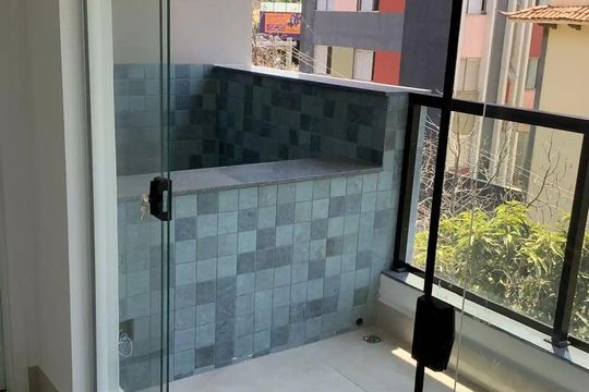 Apartamento à venda com 3 quartos, 202m² em Sion, Belo Horizonte