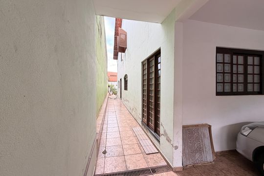 Garagem de casa à venda com 4 quartos, 170m² em Jardim Mirante, Várzea Paulista
