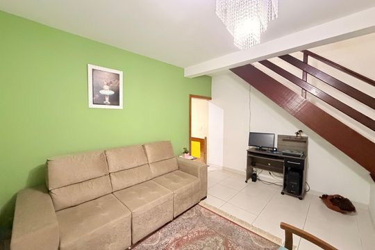 Sala de casa à venda com 4 quartos, 170m² em Jardim Mirante, Várzea Paulista