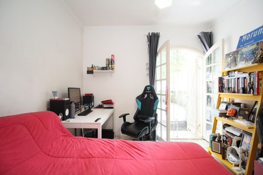 Casa à venda com 4 quartos, 450m² em Jardim Leonor, São Paulo