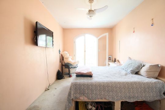 Casa à venda com 4 quartos, 450m² em Jardim Leonor, São Paulo
