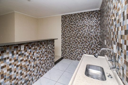 Cozinha de casa para alugar com 2 quartos, 180m² em Vila Liviero, São Paulo