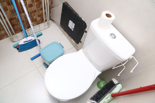 Banheiro de Serviço de apartamento para alugar com 2 quartos, 82m² em Vila São João, Goiânia