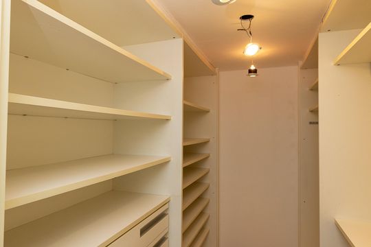 Suíte master de casa de condomínio à venda com 4 quartos, 501m² em Jardim Paulista, Barueri