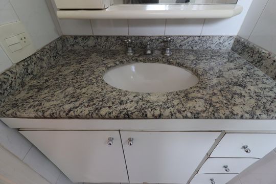 Banheiro da Suíte - Pia de apartamento para alugar com 3 quartos, 97m² em Jardim Stella, Santo André