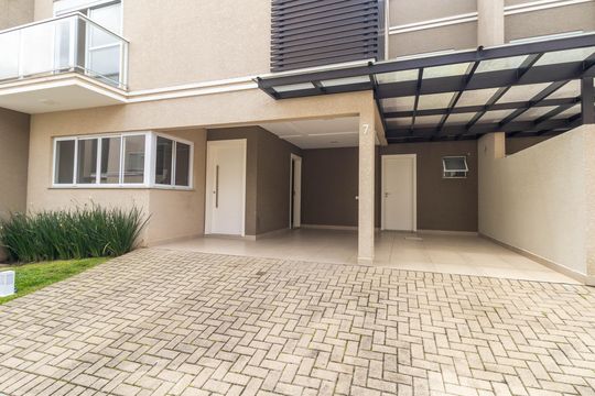 Fachada de casa de condomínio para alugar com 3 quartos, 160m² em Parolin, Curitiba