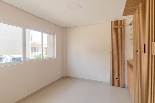 Casa de Condomínio para alugar com 3 quartos, 160m² em Parolin, Curitiba