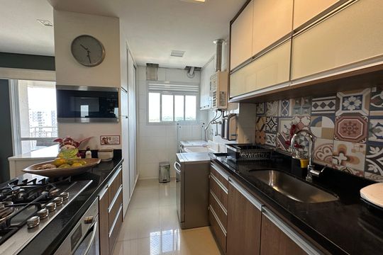 Cozinha de apartamento à venda com 2 quartos, 70m² em Jardim Iracema, Barueri