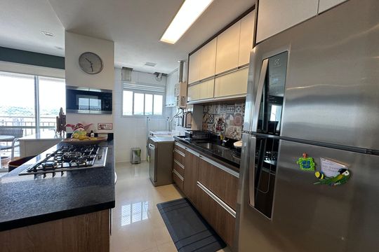 Cozinha de apartamento à venda com 2 quartos, 70m² em Jardim Iracema, Barueri