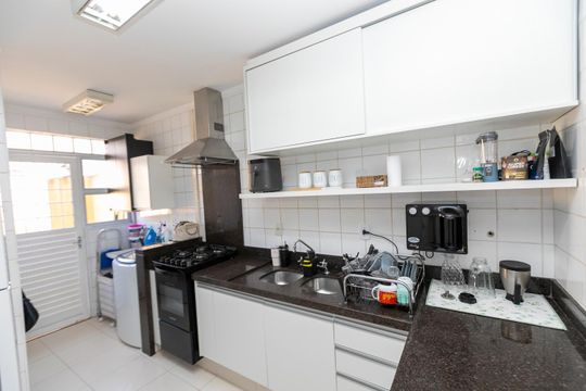 Cozinha de casa de condomínio à venda com 3 quartos, 190m² em Chácara Primavera, Campinas