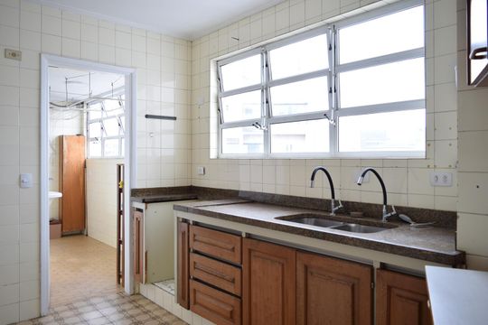 Cozinha de apartamento para alugar com 3 quartos, 104m² em Cerqueira César, São Paulo