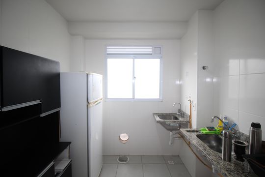 Cozinha de apartamento à venda com 1 quarto, 44m² em Rubem Berta, Porto Alegre