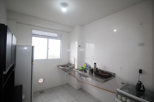 Cozinha de apartamento à venda com 1 quarto, 44m² em Rubem Berta, Porto Alegre