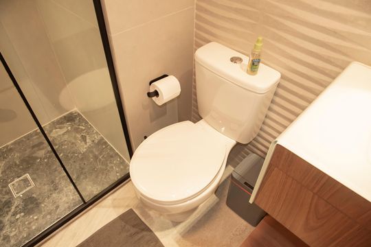 Banheiro de kitnet/studio para alugar com 1 quarto, 27m² em Vila Clementino, São Paulo