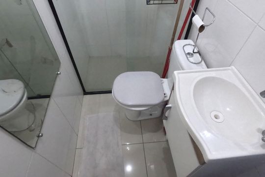 Banheiro de apartamento para alugar com 2 quartos, 29m² em José Menino, Santos