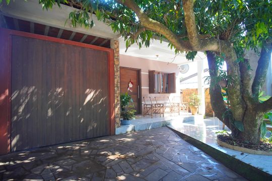 Quintal de casa à venda com 3 quartos, 150m² em Santo Afonso, Novo Hamburgo