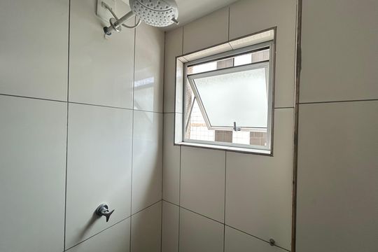 Banheiro de apartamento para alugar com 2 quartos, 55m² em Castelo, Belo Horizonte