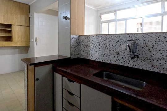 Cozinha de apartamento para alugar com 3 quartos, 135m² em Gonzaga, Santos