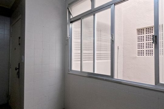 Área de Serviço de apartamento para alugar com 3 quartos, 135m² em Gonzaga, Santos