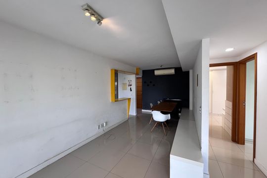 Sala de apartamento para alugar com 2 quartos, 90m² em Recreio dos Bandeirantes, Rio de Janeiro