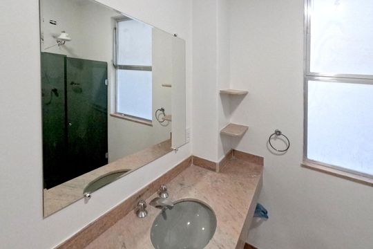 Banheiro Social de apartamento para alugar com 2 quartos, 113m² em Boqueirão, Santos