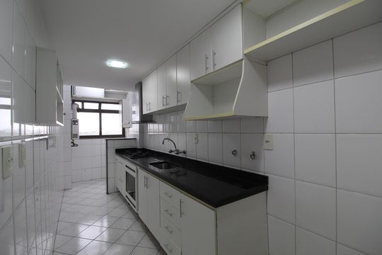 Cozinha de apartamento à venda com 2 quartos, 80m² em Taquara, Rio de Janeiro